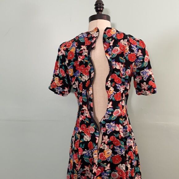 Vintage 80s Floral Pearl Button Front Dress - Picture 4 of 6